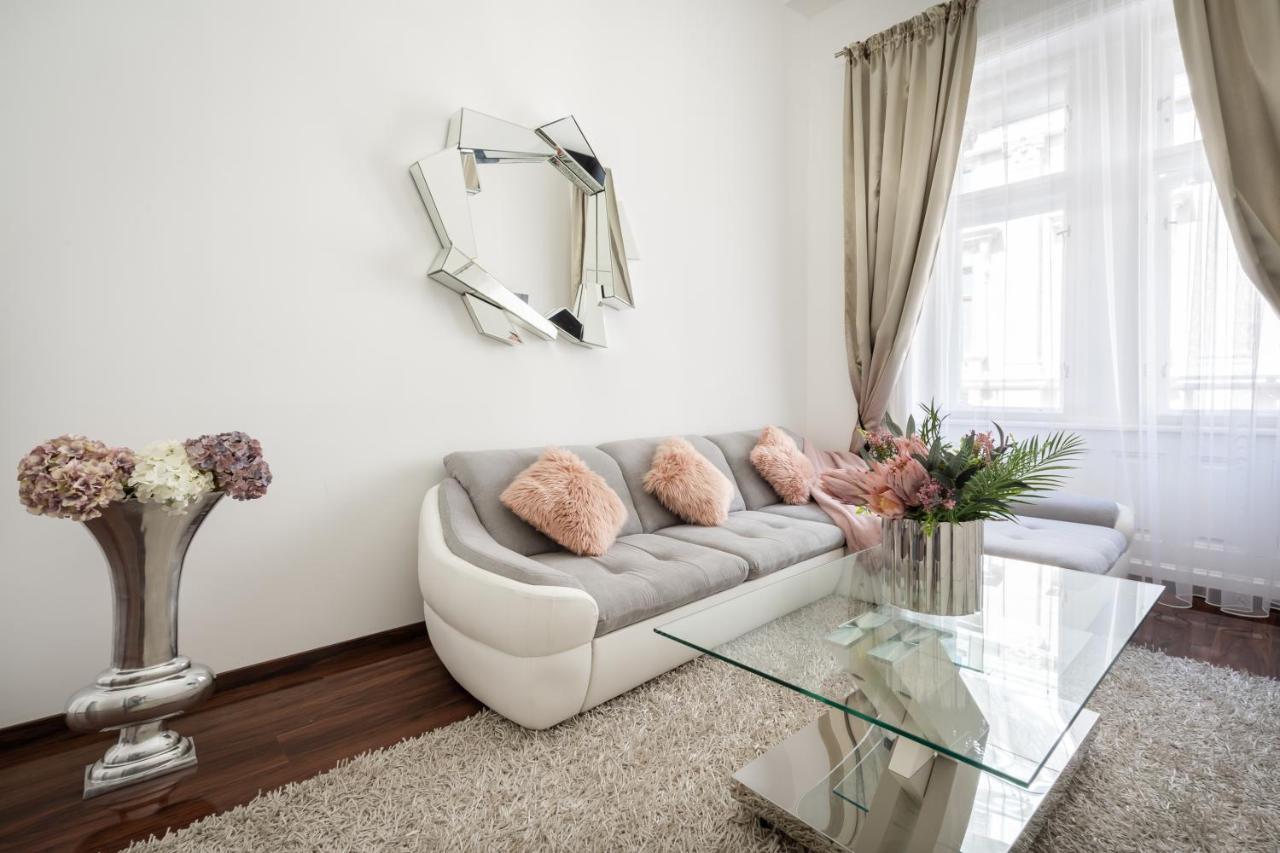 Opera Luxury Apartment With Free Parking Budapest Kültér fotó